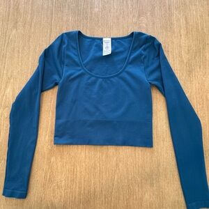 Athleta long sleeve scoop neck top NWOT Size Small